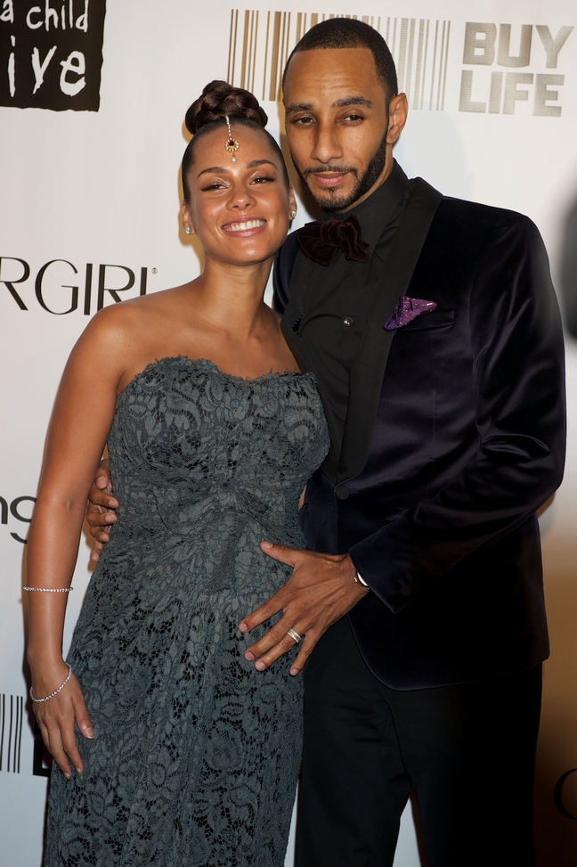 Alicia Keys, gray lace dress, bracelet, Swizz Beatz